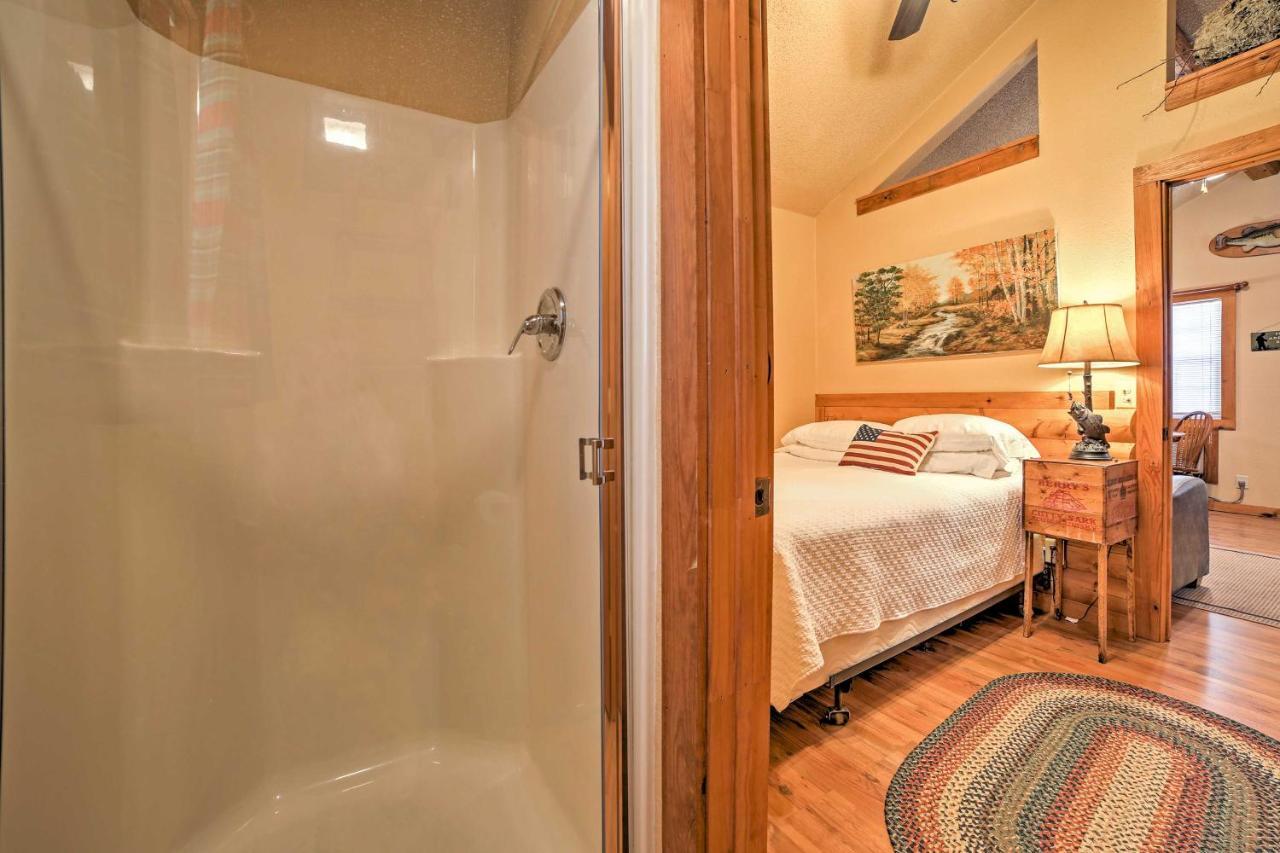 Branson Cabin With Deck Near Table Rock Lake! المظهر الخارجي الصورة