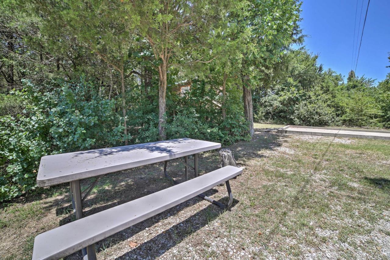 Branson Cabin With Deck Near Table Rock Lake! المظهر الخارجي الصورة